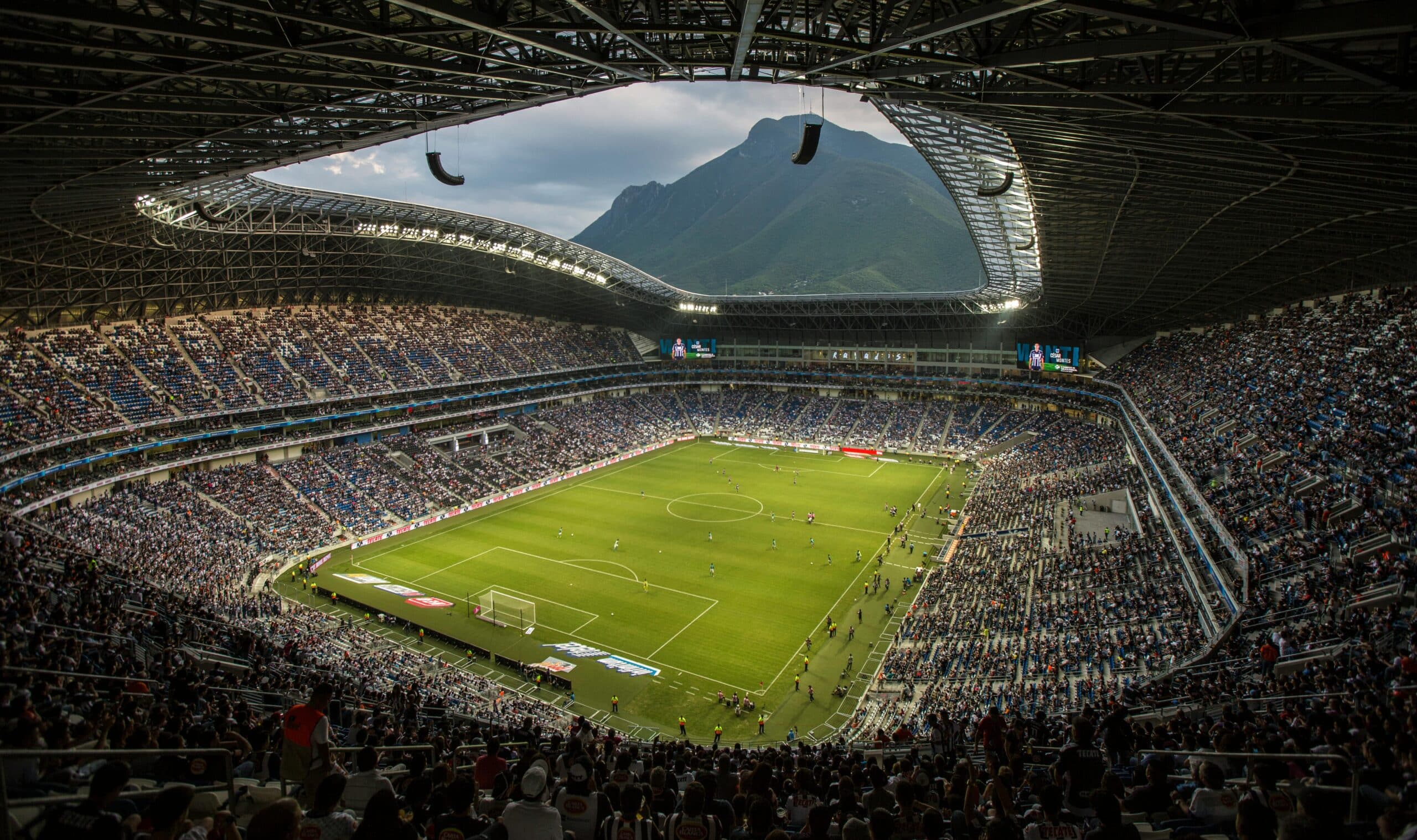 top 10 soccer stadiums in the world 3 Mexico
