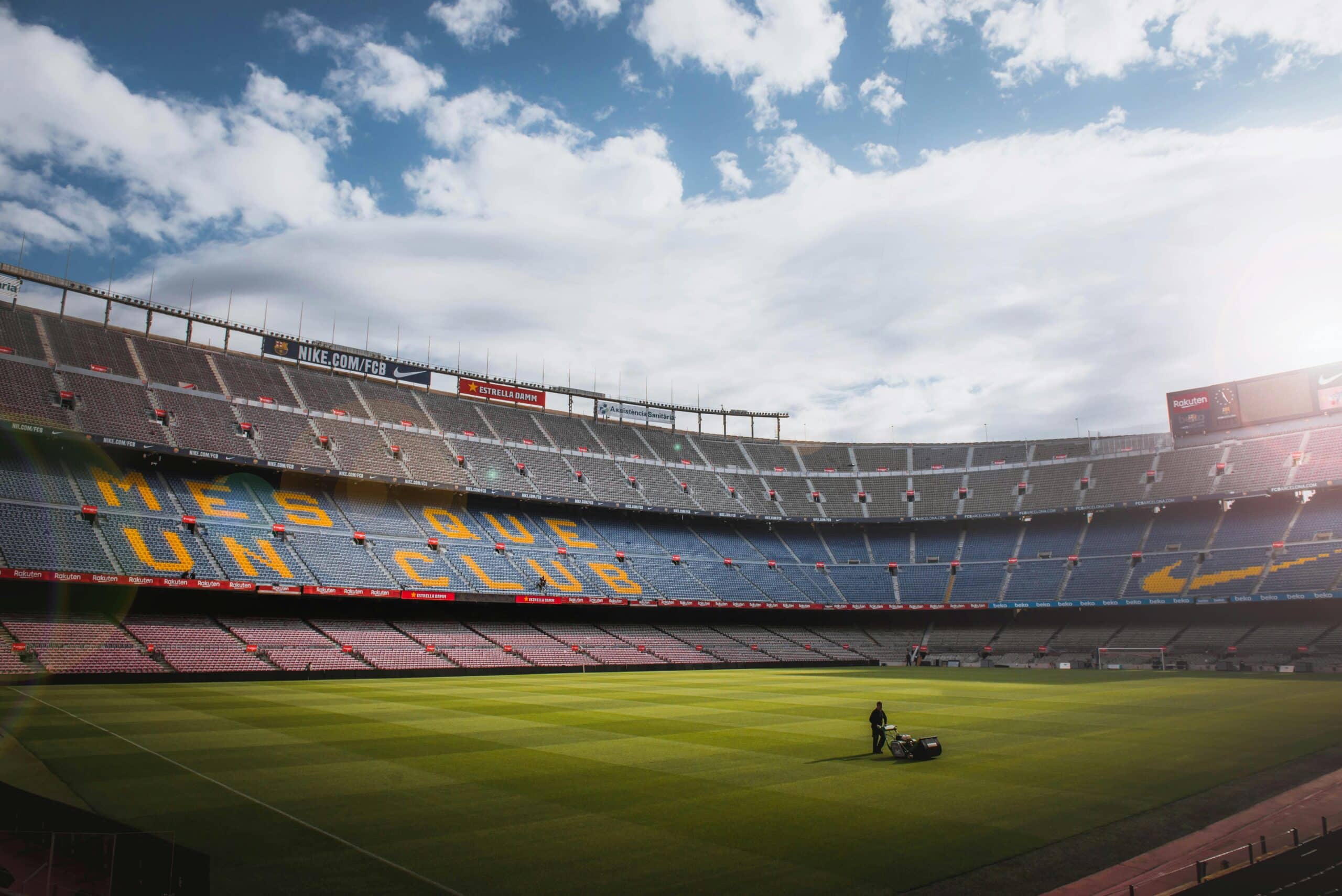 top 10 soccer stadiums in the world 4